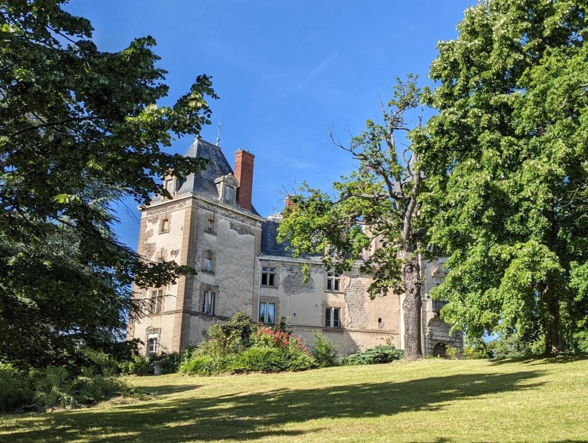 Chateau De Saint Bonnet Les Oules Exterior foto