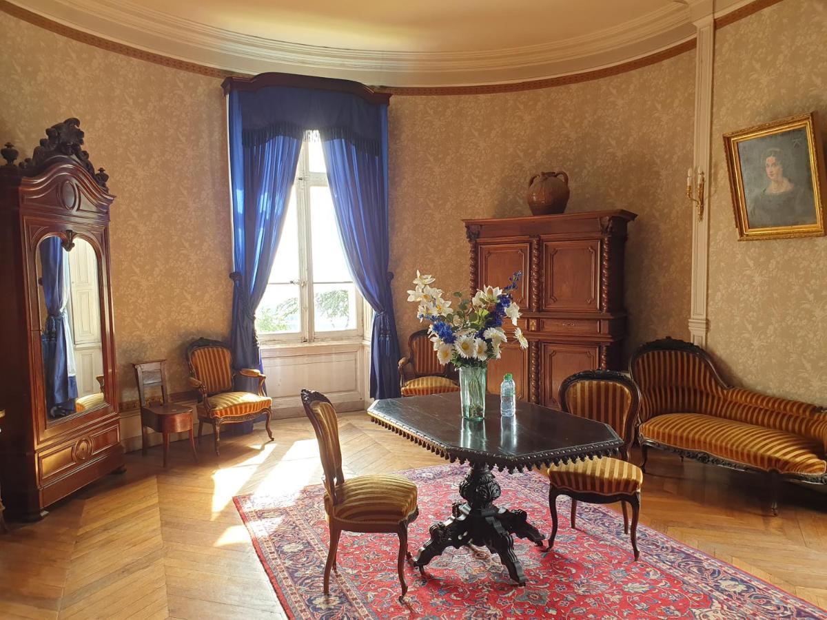 Chateau De Saint Bonnet Les Oules Exterior foto
